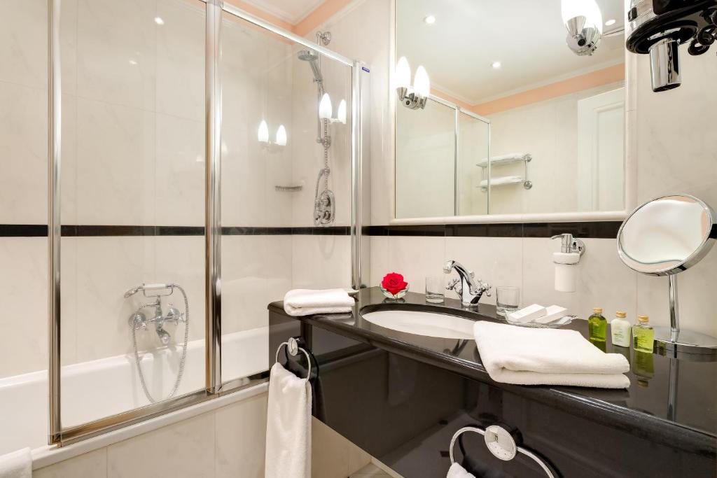 Castle Hotel Grof Degenfeld Superior - Standard Double Or Twin Room