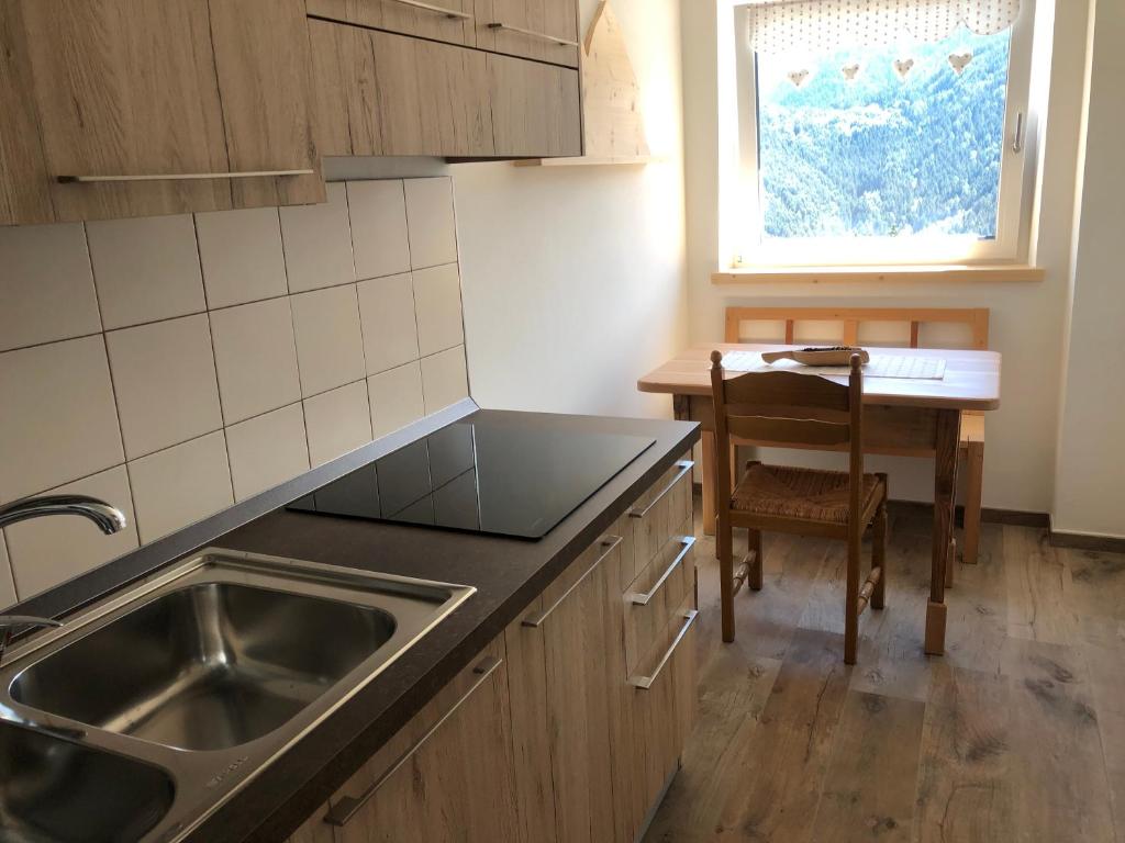 Kuchyňa alebo kuchynka v ubytovaní B and B nonna Rosa vista Lagorai