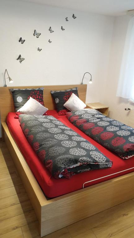 Postel nebo postele na pokoji v ubytování Ferienwohnung Seesicht