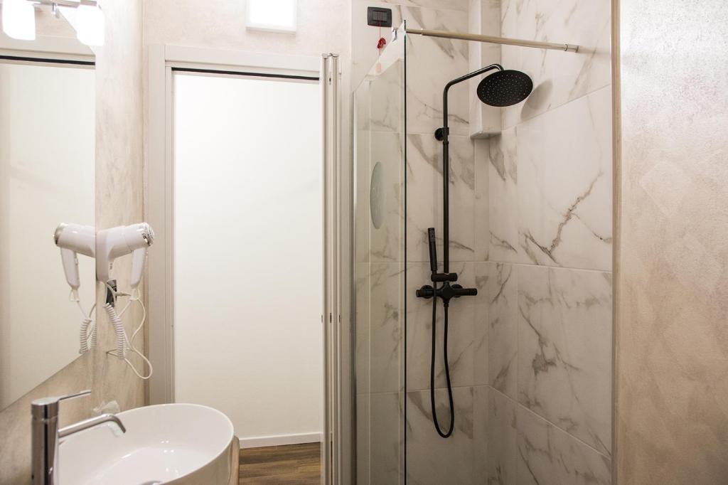 A bathroom at Aurelia Luxury - Piazza delle Erbe
