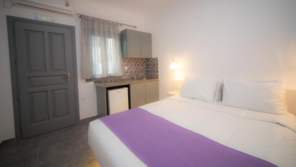 Markakis Studios Fira Town - 4