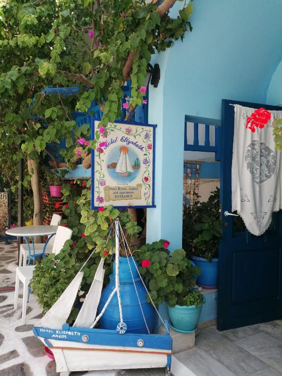 Vonkajšia záhrada v ubytovaní Hotel Elizabeth