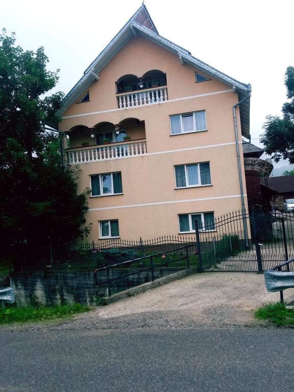 Bygningen som feriehuset ligger i