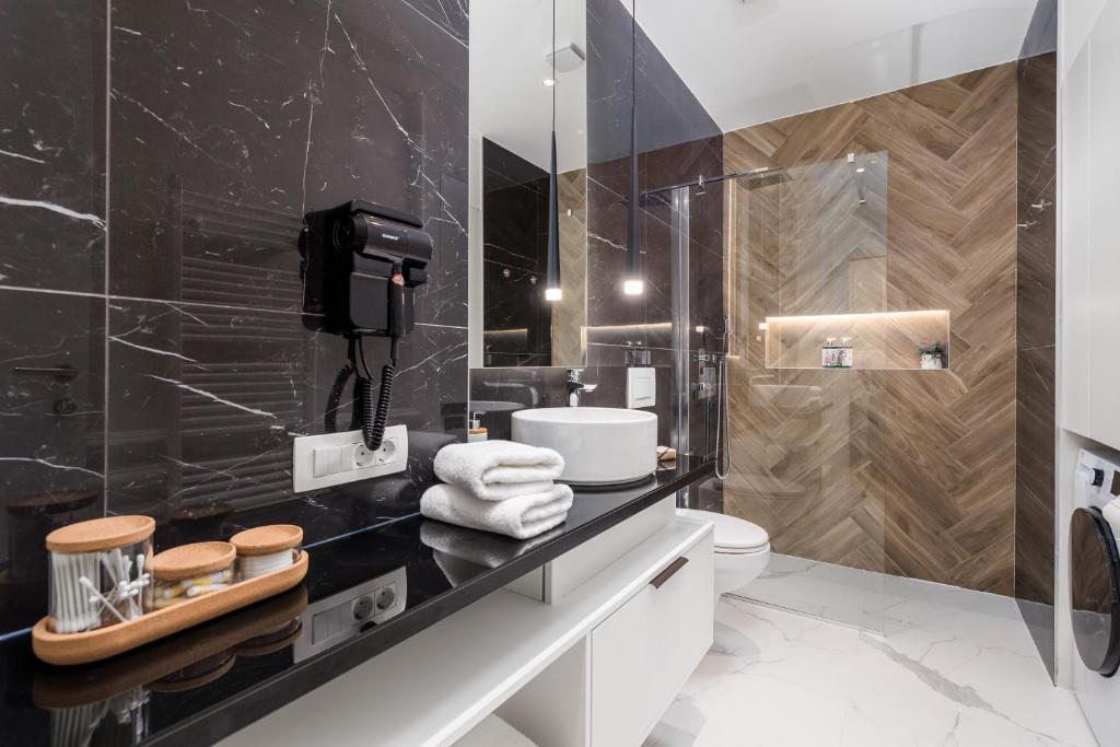 Luxury Number 1 Apartments - 11