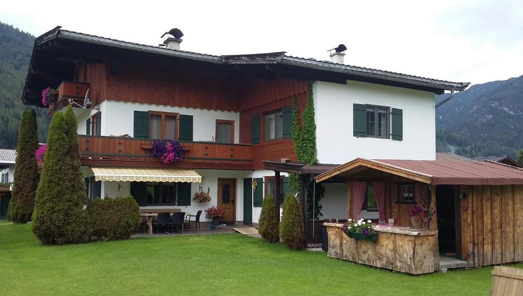 Nespecifikovaný výhled na hory nebo výhled na hory při pohledu z apartmánu