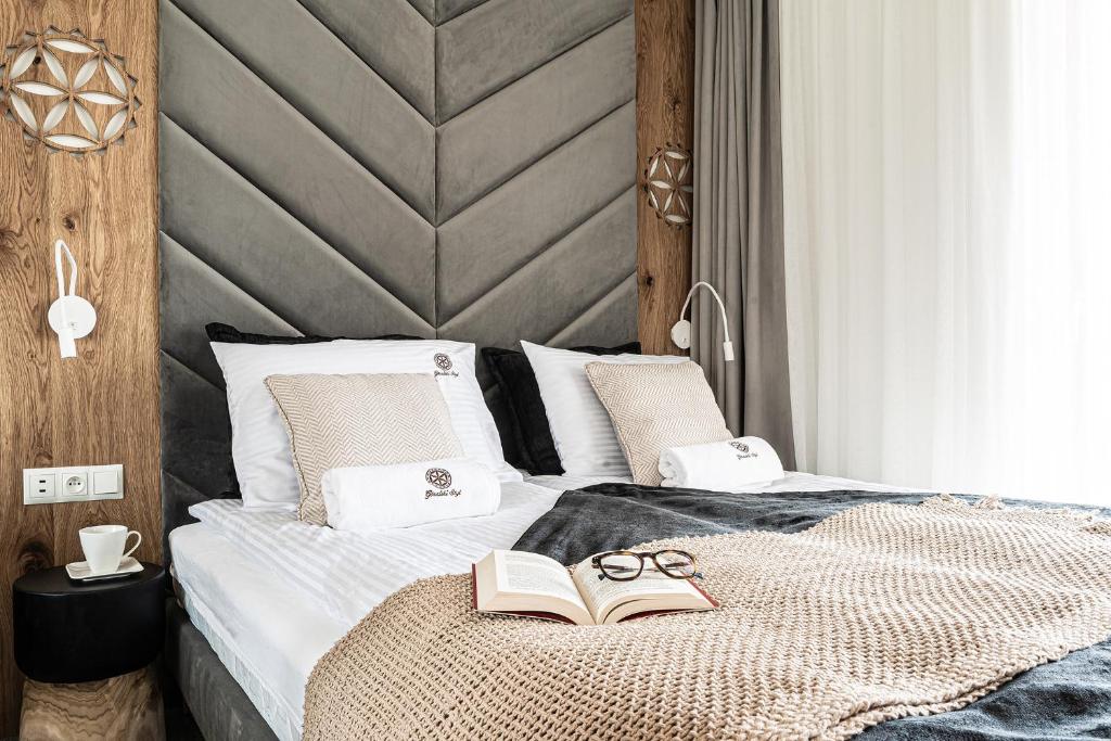 
Apartment Highlander Style
