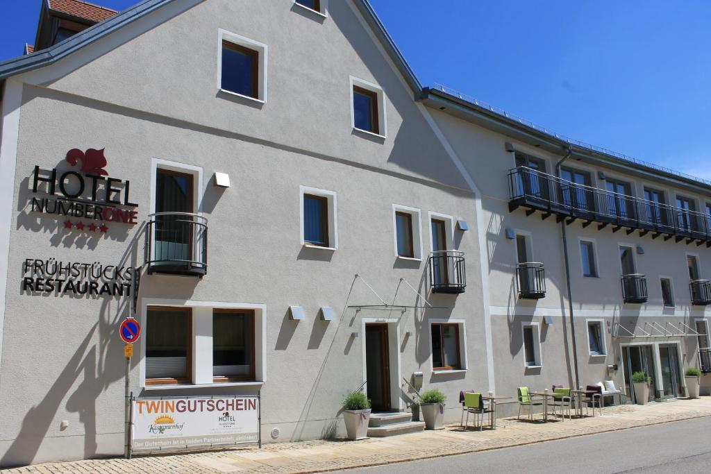 Budova, kde se hotel nachází