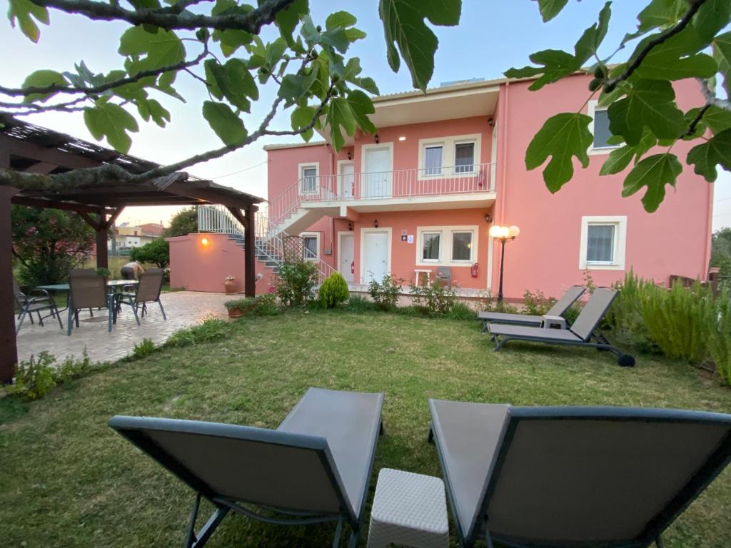 Zahrada ubytování Megali Beach Nikos