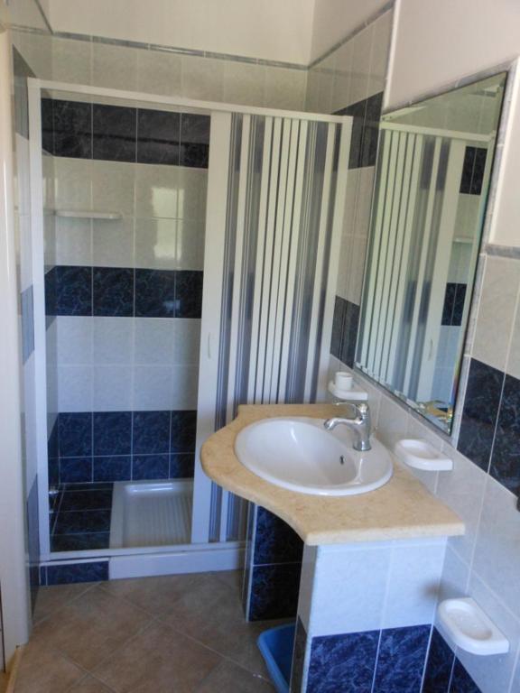 A bathroom at Residence e B&B La Cappella Del Convento
