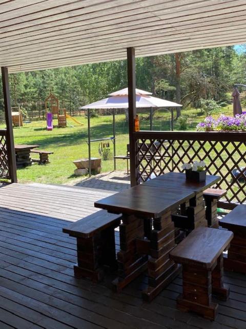 Aed väljaspool majutusasutust Kuru Guest House