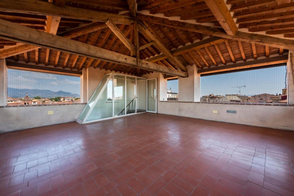 Balkón alebo terasa v ubytovaní Nella Torre del Poschi Penthouse with Roof Terrace