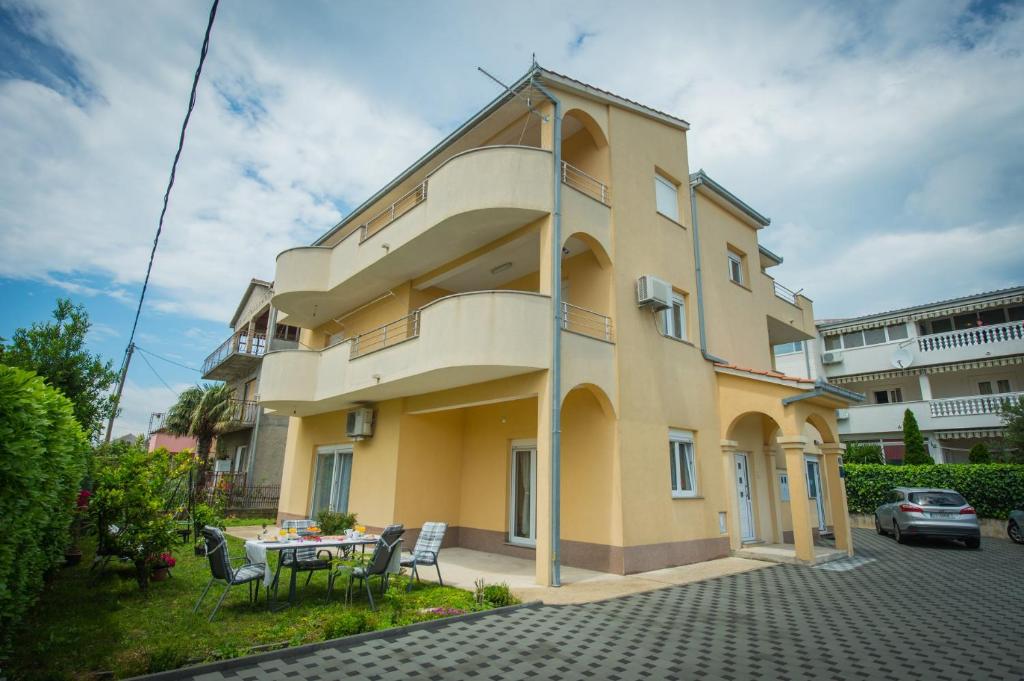 Budova, kde se apartmán nachází