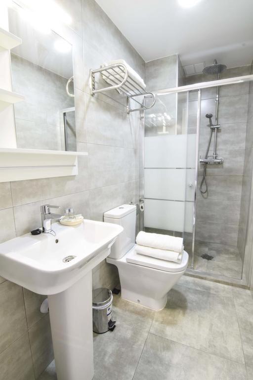 Kúpeľňa v ubytovaní Apartamentos CENTRO SALECIANOS