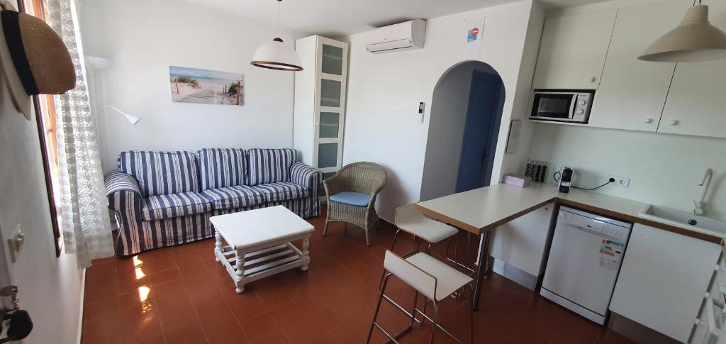 Apartamento en Playa Son Bou, Son Bou – Updated 2023 Prices