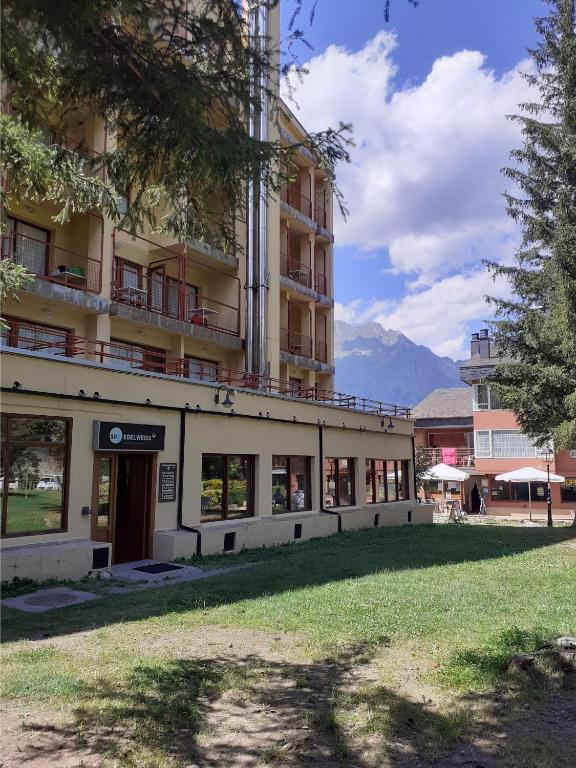 Budova, kde se hotel nachází