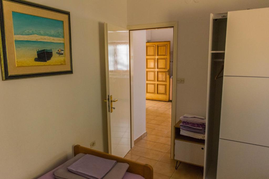 Fotografia z galérie ubytovania Apartment Rino, only 30m from the sea v destinácii Pag