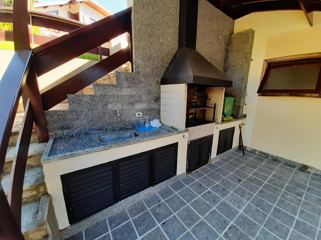  Casa alto padrão em Condominio Fechado com muito lazer