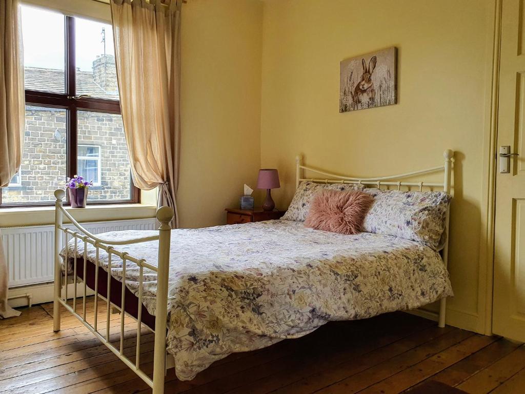 Bronte Railway Cottage at Haworth 6