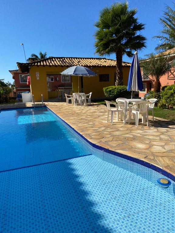  Casa Super Charmosa em Condomínio na Praia
