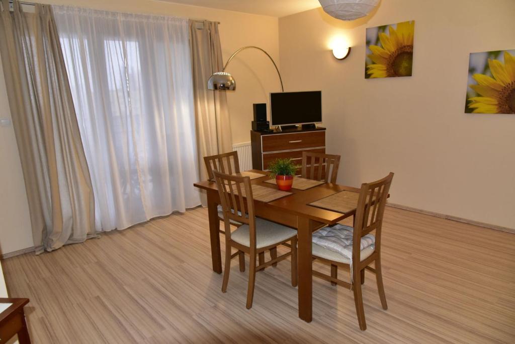 Apartament Słoneczny Brzeg - Housity