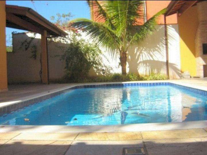  Casa de praia com piscina e churrasqueira
