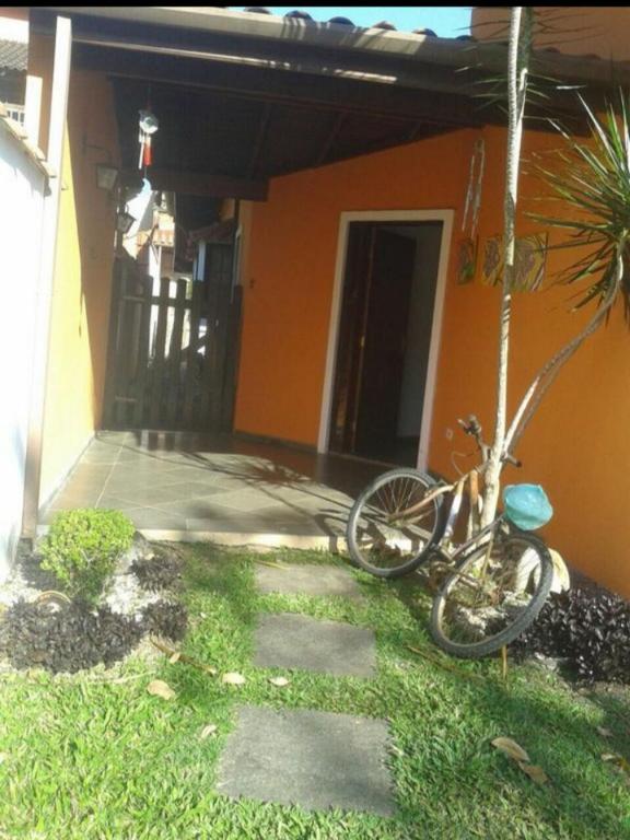  Casa de praia com piscina e churrasqueira