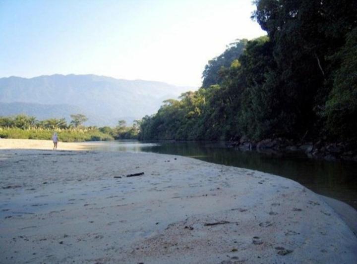  Casa de praia com piscina e churrasqueira