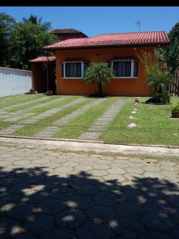  Casa de praia com piscina e churrasqueira