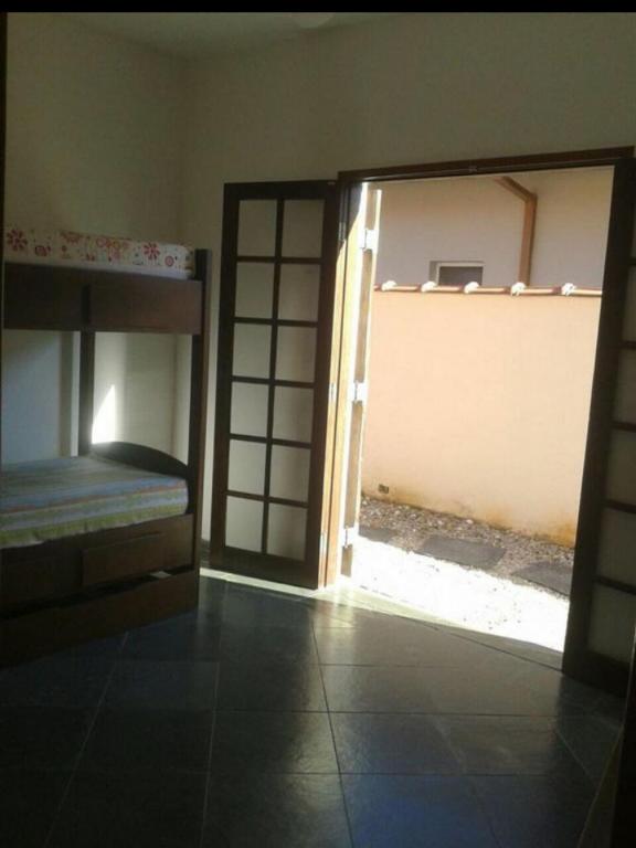  Casa de praia com piscina e churrasqueira
