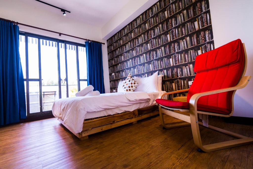 黑琵軼棧湖濱旅宿 K&B Happy Hostel房間的床