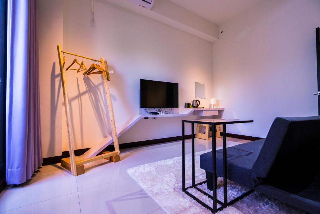 黑琵軼棧湖濱旅宿 K&B Happy Hostel電視和／或娛樂中心