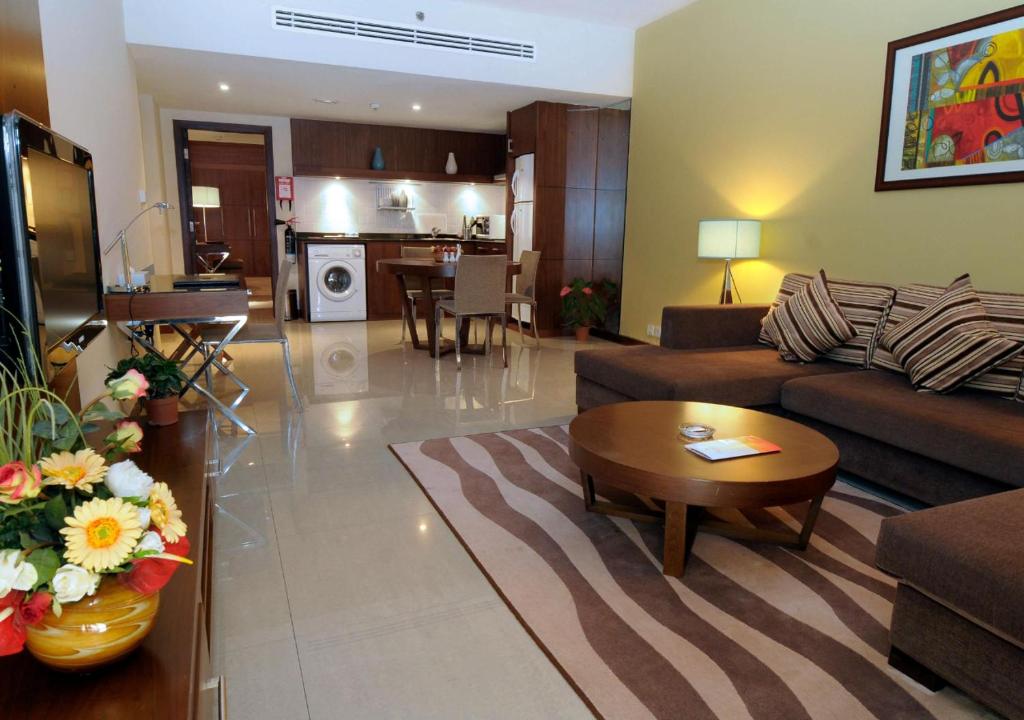 A cozinha ou cozinha compacta de Phoenix Plaza Hotel Apartments