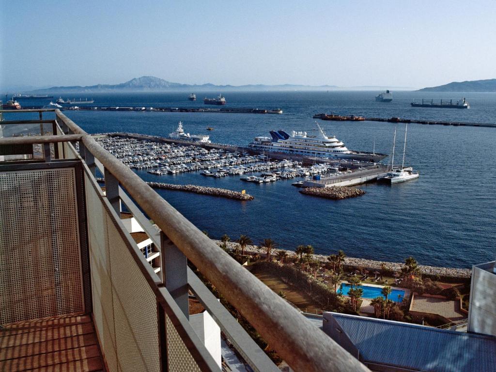 Atlantic Suites Serviced Apartments - Two-Bedroom Apartment