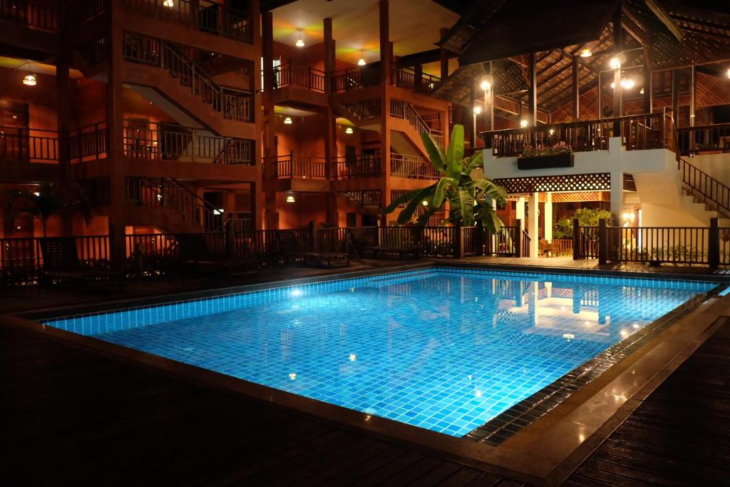 Kolam renang di atau dekat dengan Rainforest Huahin Village Hotel