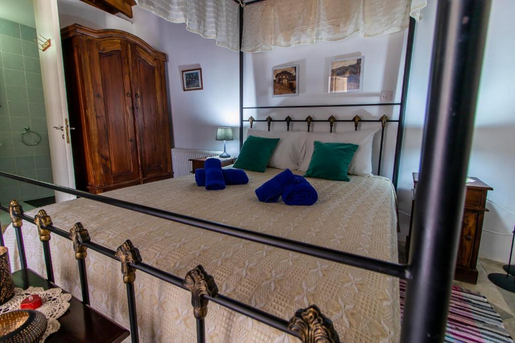 Postel nebo postele na pokoji v ubytování Kalavasos View Traditional Apartments