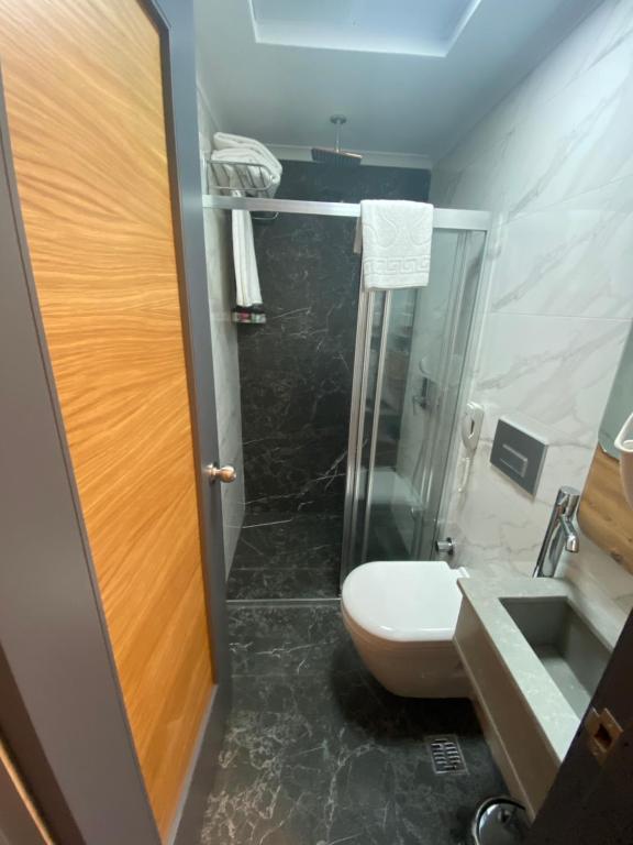 Ванная комната в MİYAS LUXURY HOTEL