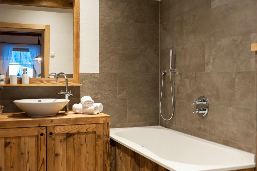 A bathroom at Residence Mitterdorfer