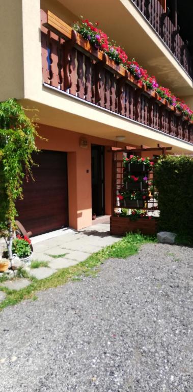 Budynek, w którym mieści się apartament