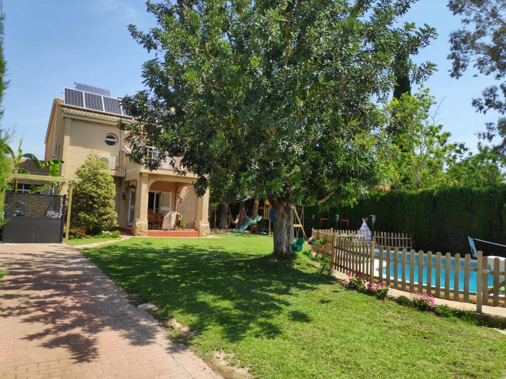 Villa with swiming pool and jacuzzi valencia (Spanje San ...
