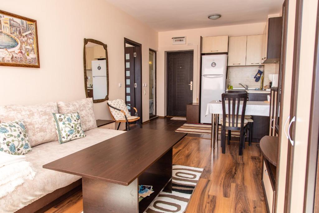 1BD flat with a balcony near the centre of Sozopol