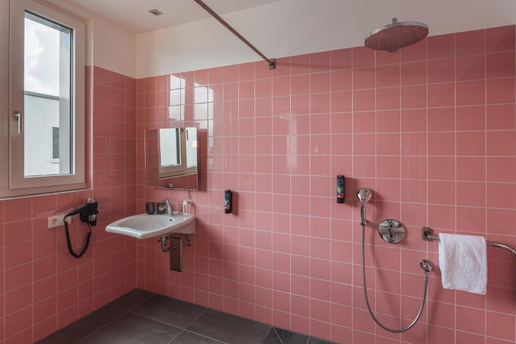 Holiday Inn - the niu, Loco Munich North by IHG - Resim 16