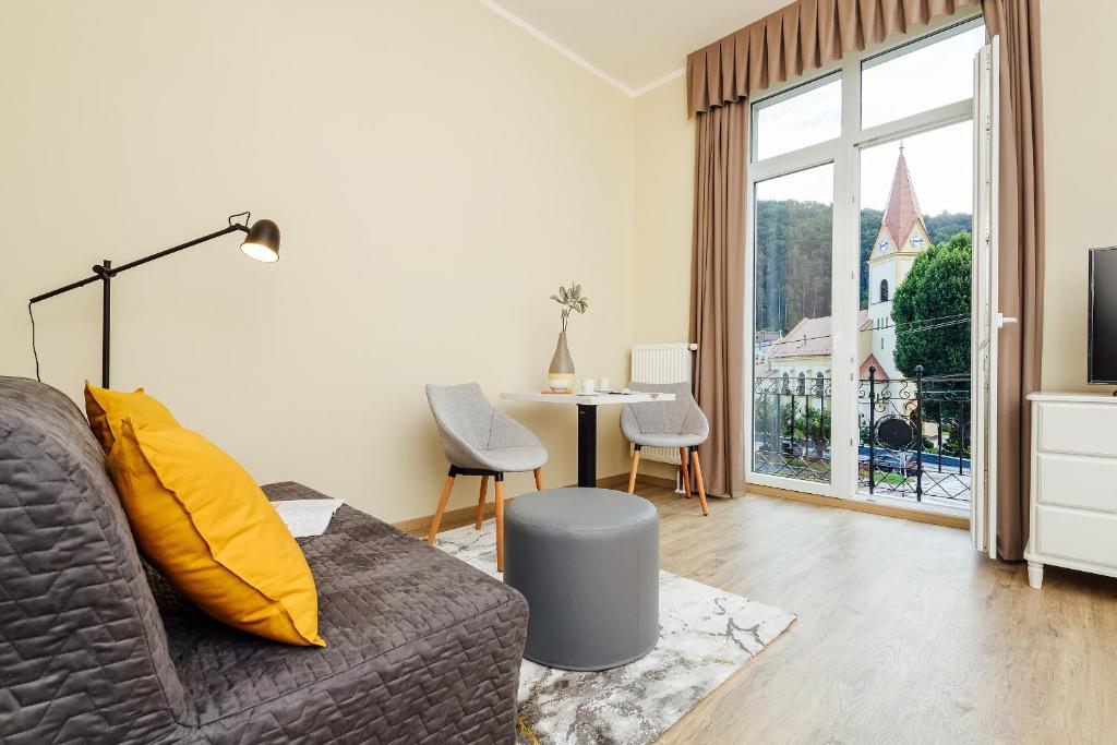 Apartmánový dom GRAND - Contactless Check In - Suíte Superior Com Varanda
