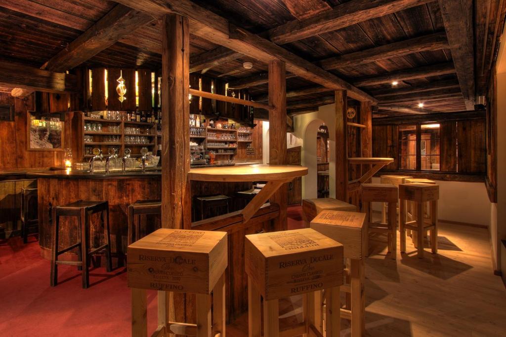 Lounge nebo bar v ubytování Hotel La Tambra