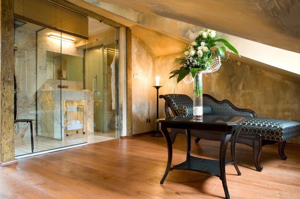 Un lugar para sentarse en Boutique Hotel Astoria