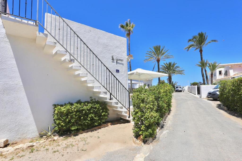 Urbanización El Oasis, 20 Villas en 1ª Línea Playa, Dénia ...