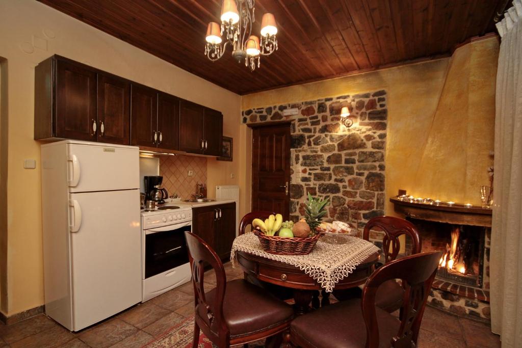 Menalia Villas & Suites ΚΤΗΜΑ ΚΟΥΜΠΟΥΡΗ - Suíte Com Vista Para A Montanha