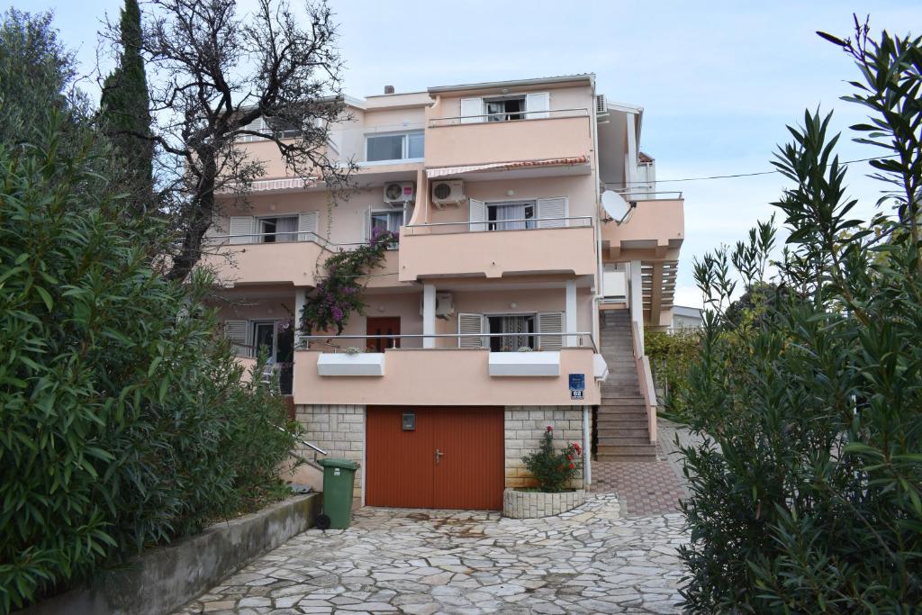 Budova, kde se apartmán nachází