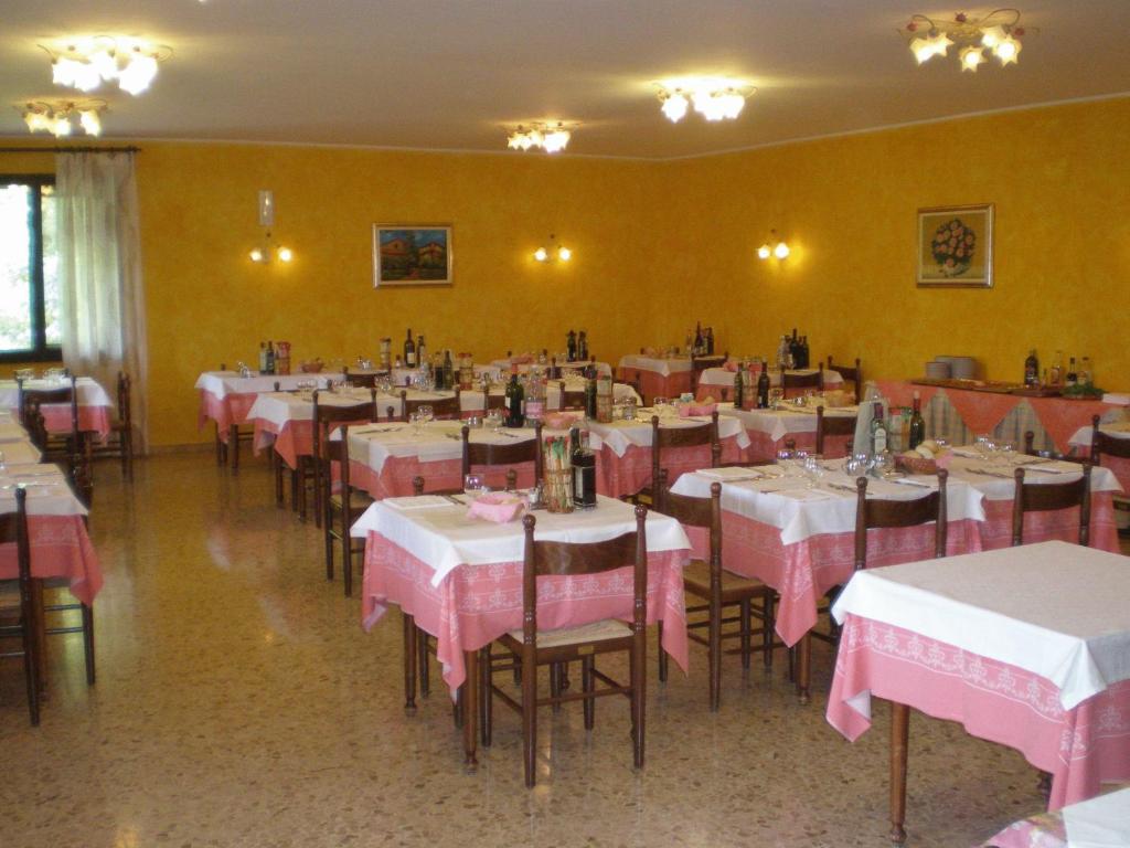 Restaurace v ubytování Hotel Residence La Rosa