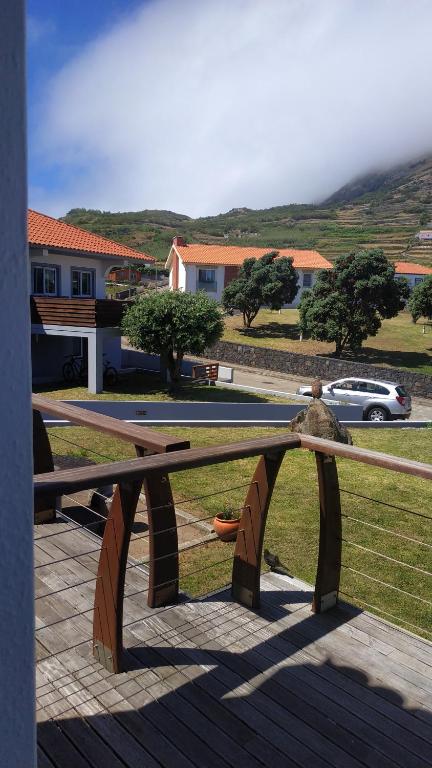 Nespecifikovaný výhled na hory nebo výhled na hory při pohledu z hotelu