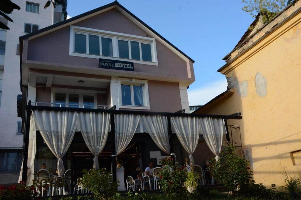 Royal Hotel Peshkopi Albania - Imazhi 1